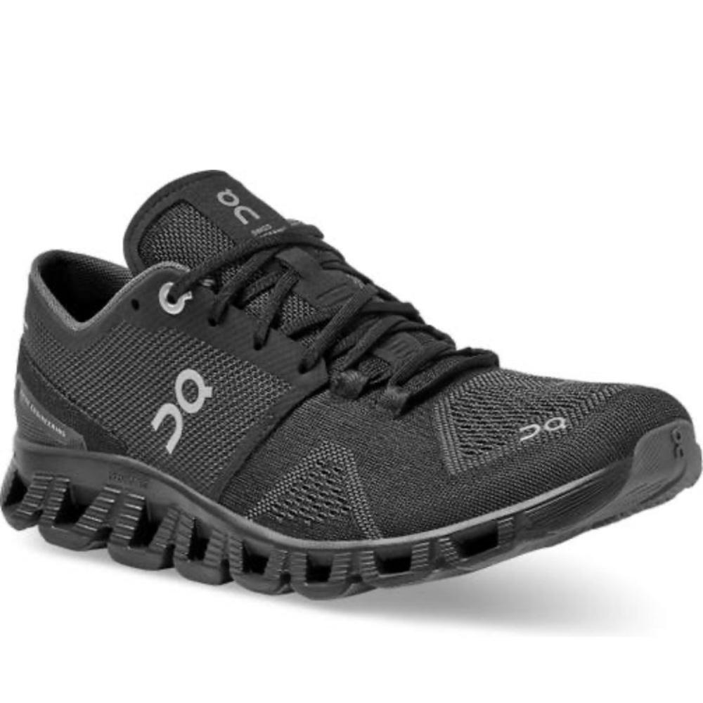 On Cloud X training shoes - size 7 but run big. Black